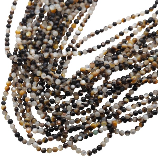 Muszla czarna - polerowane kulki 4 mm (sznur 38 cm)