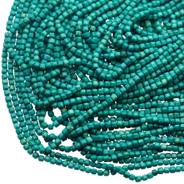 Turkus polerowany kostka 3,5 mm zielony (sznur)