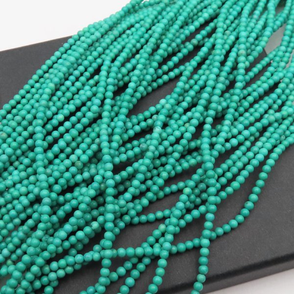Turkus (howlit) kulka polerowana 2mm - zielony (sznur)