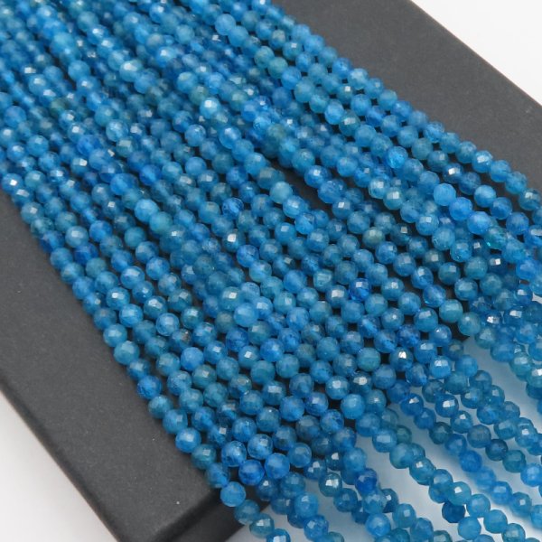 Apatyt Fasetowany kulka 3 mm (sznur) jakość