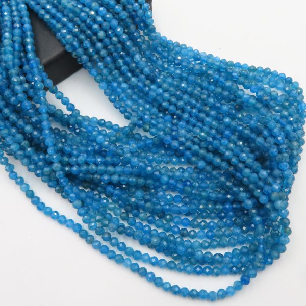 Apatyt Fasetowany kulka 3 mm (sznur) jakość