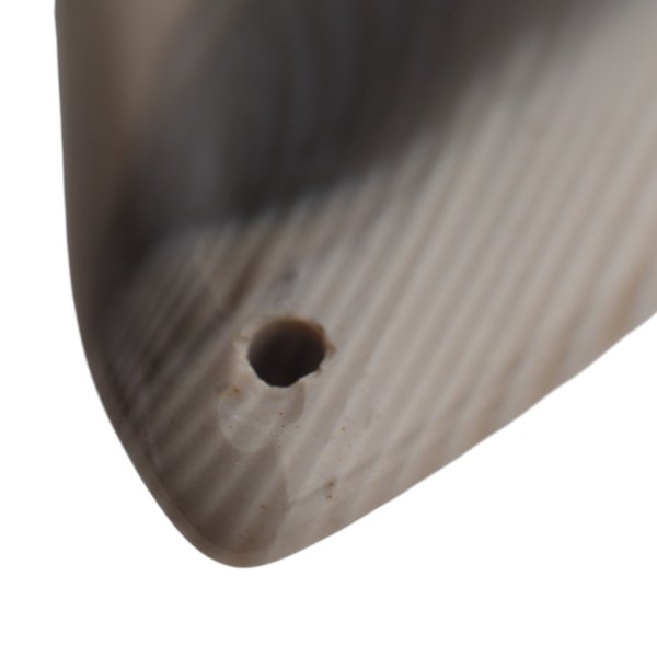 Krzemień Pasiasty kaboszon trójkąt 48x35x5 mm - wiercony u góry (sztuka)