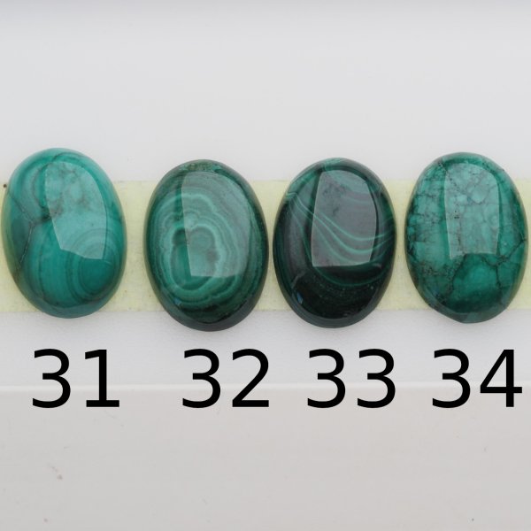 Malachit 25x18x4,5-5 mm owal (sztuka)