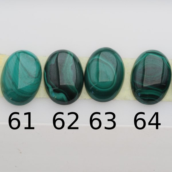 Malachit 25x18x4,5-5 mm owal (sztuka)
