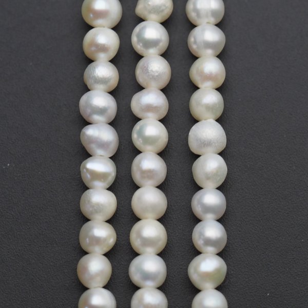 Perły Naturalne Hodowane białe 3-4 mm nr 299/1 (sznur)