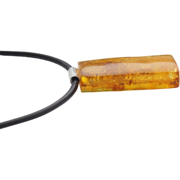 Bursztyn prostokątny z łuskami i srebro - naszyjnik na rzemieniu