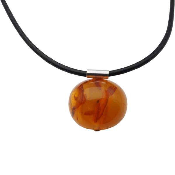 Bursztyn spłaszczona kulka 28 mm i srebro - naszyjnik na rzemieniu