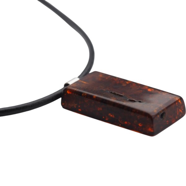 Koniakowy Bursztyn prostokątny z łuskami i srebro - naszyjnik na rzemieniu