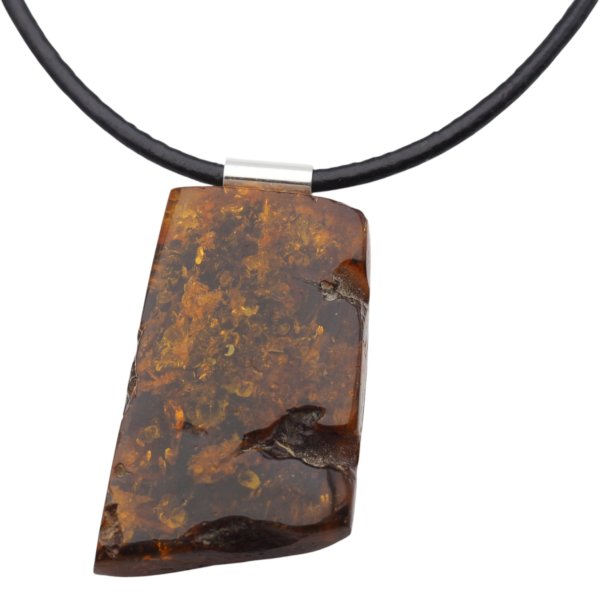 Bursztyn z łuskami i srebro - naszyjnik na rzemieniu