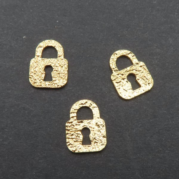 Srebro Ag złocone -  zawieszka młotkowana kłódka 9,4x6,8mm