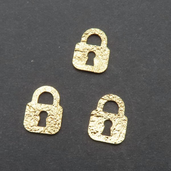 Srebro Ag złocone -  zawieszka młotkowana kłódka 10,4x7,8mm