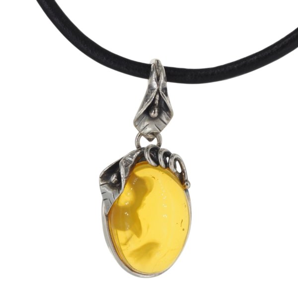 Zawieszka z bursztynem bałtyckim – srebro oksydowane 925