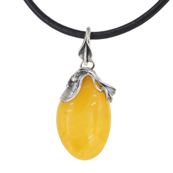 Zawieszka z bursztynem bałtyckim – ręcznie wykonana, srebro oksydowane 925, motyw liści