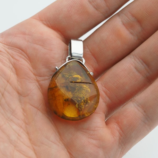 Zawieszka z bursztynem bałtyckim – ręcznie wykonana, srebro 925 oksydowane