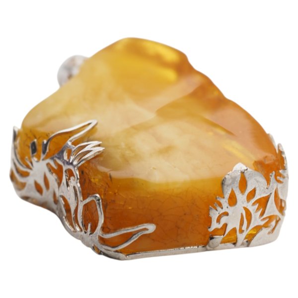 Zawieszka z mlecznym bursztynem – polerowany surowy plaster, srebro 925 z motywem kwiatów