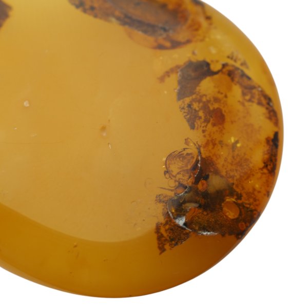 Zawieszka z mlecznym bursztynem z ruchomą kroplą wody – srebro oksydowane