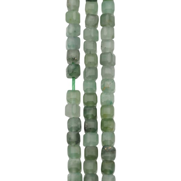 Awenturyn fasetowany kostki 4 mm (sznur)