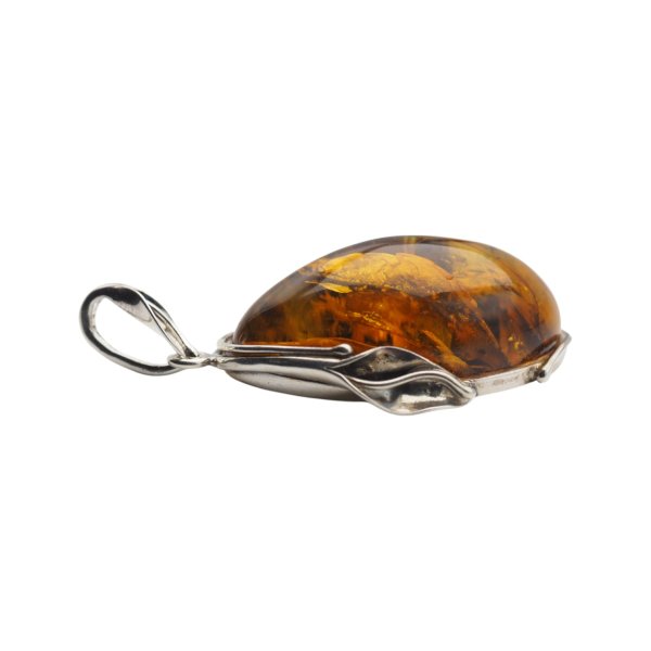 Zawieszka z bursztynem bałtyckim – ręcznie wykonana, srebro oksydowane 925, motyw liści