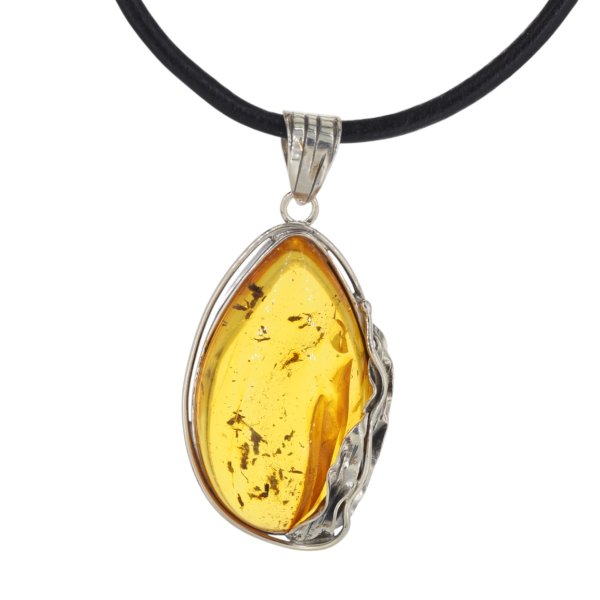 Zawieszka z bursztynem bałtyckim – ręcznie wykonana, srebro oksydowane 925, artystyczna oprawa