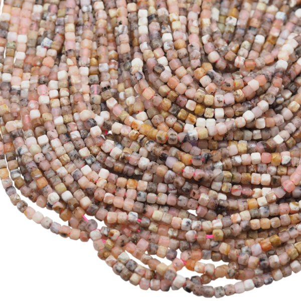 Opal Różowy fasetowane kostki 3,5 mm (sznur)