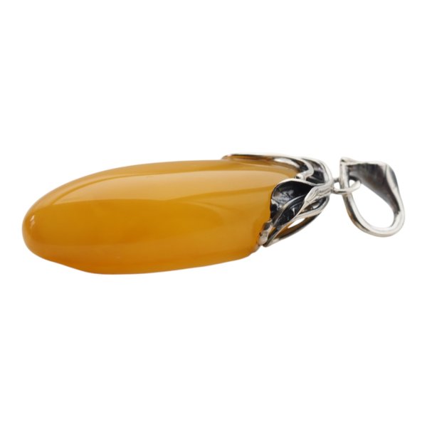 Zawieszka z mlecznym bursztynem – ręcznie wykonana, srebro oksydowane 925, motyw liści