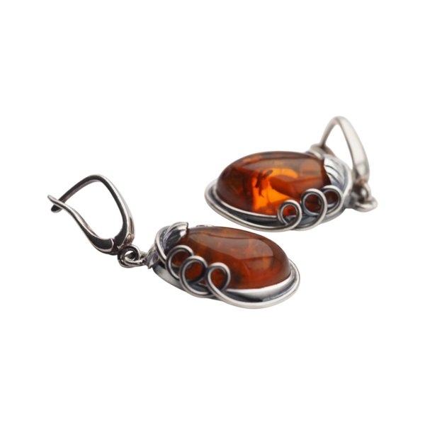 Koniakowy Bursztyn w srebrze oksydowanym - kolczyki owalne