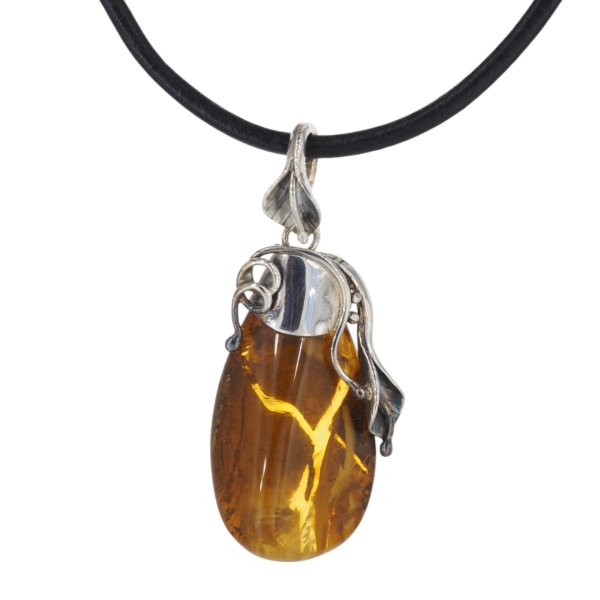 Zawieszka z bursztynem bałtyckim – srebro oksydowane 925, kształt kropla