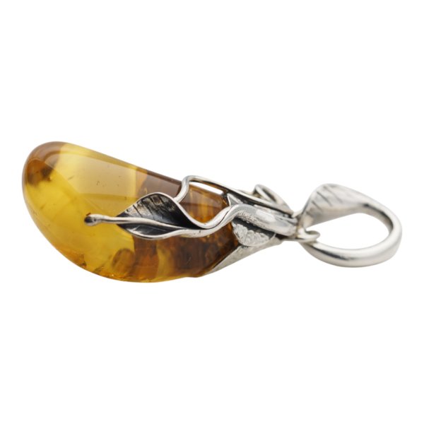 Zawieszka z bursztynem bałtyckim – srebro oksydowane 925, ręczne młotkowanie