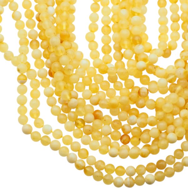 Bursztyn mleczny polerowany kulka 4,8 mm (sznur 39,5 cm)