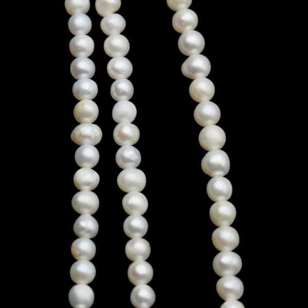 Perły Naturalne Hodowane białe 3,5-4mm nr 409 (sznur)