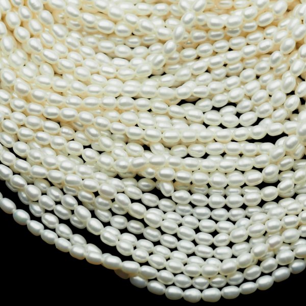 Perły Naturalne Hodowane białe ryż 3,5-4mm nr 411 (sznur)