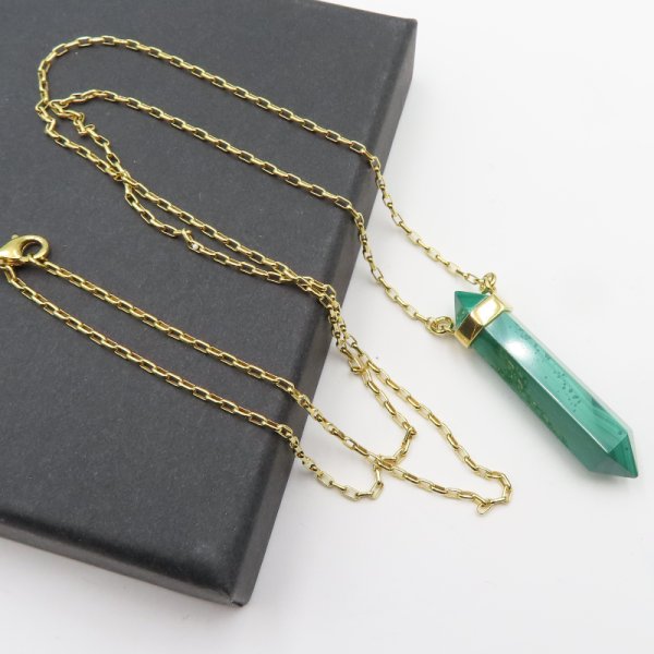 Naszyjnik -  sopel Malachit w okuciu na łańcuszku - srebro złocone