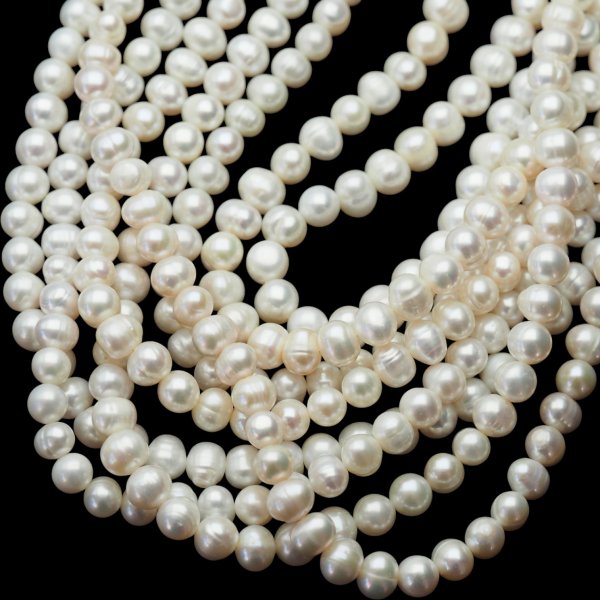 Perły Naturalne Hodowane białe 8-9 nr 418 mm (sznur 39 cm)