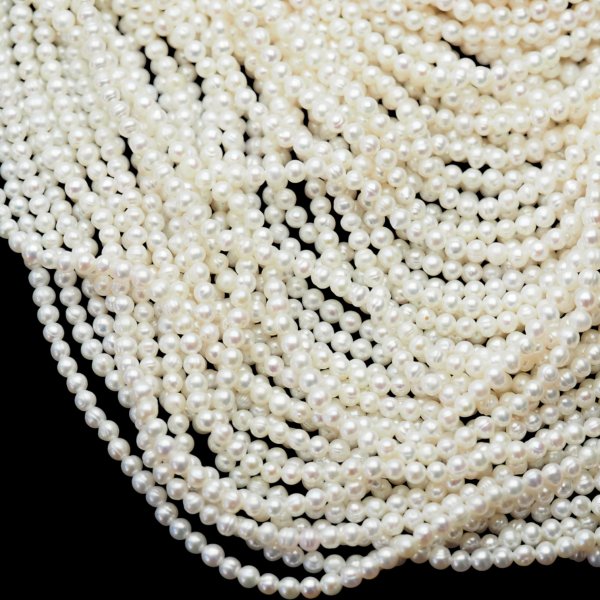 Perły Naturalne Hodowane białe 4,5 mm nr 422 (sznur)