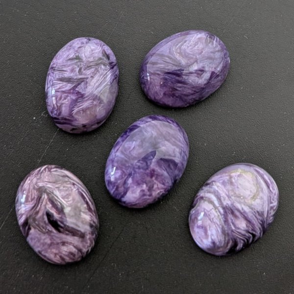 Czaroit 16x12 mm owal (sztuka)