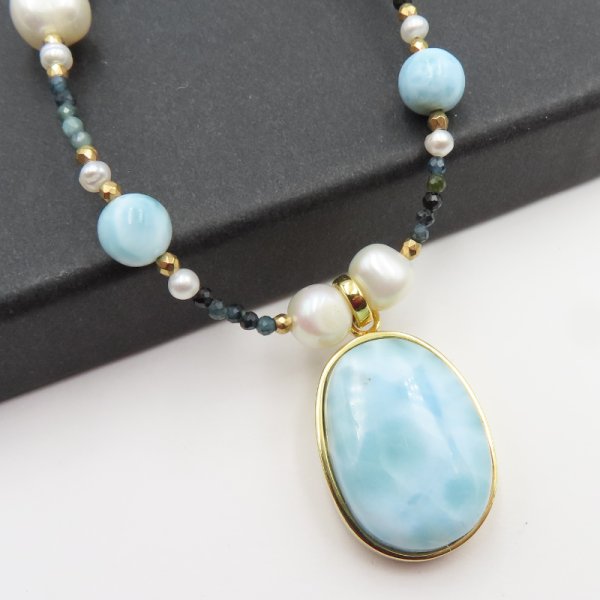 Mix Kamieni i srebro złocone  -  naszyjnik z zawieszką LARIMAR