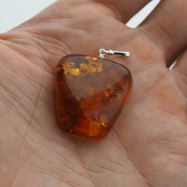Naszyjnik z bursztynem koniakowym 28 mm – srebro 925, ręcznie wykonany