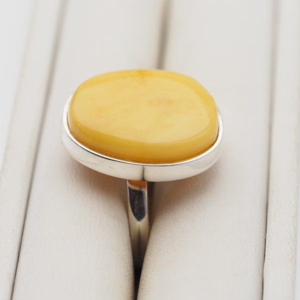 Mleczny Bursztyn i srebro - pierścionek (Rozmiar Jubilerski 15) z regulacją 