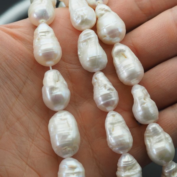 Perły Naturalne Hodowane białe barok 11-13x18-22 mm nr 433/2 (sznur)