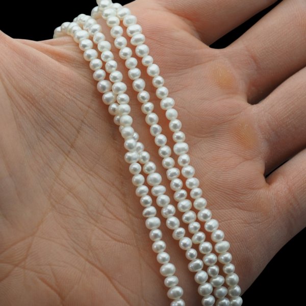 Perły Naturalne Hodowane białe 3-4 mm nr 441 (sznur)