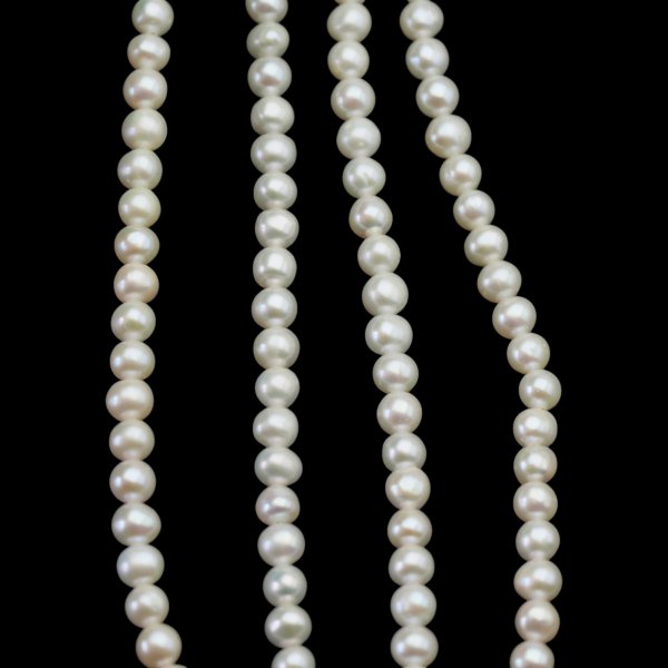 Perły Naturalne Hodowane białe 4,5-5 mm nr 442/2 (sznur)