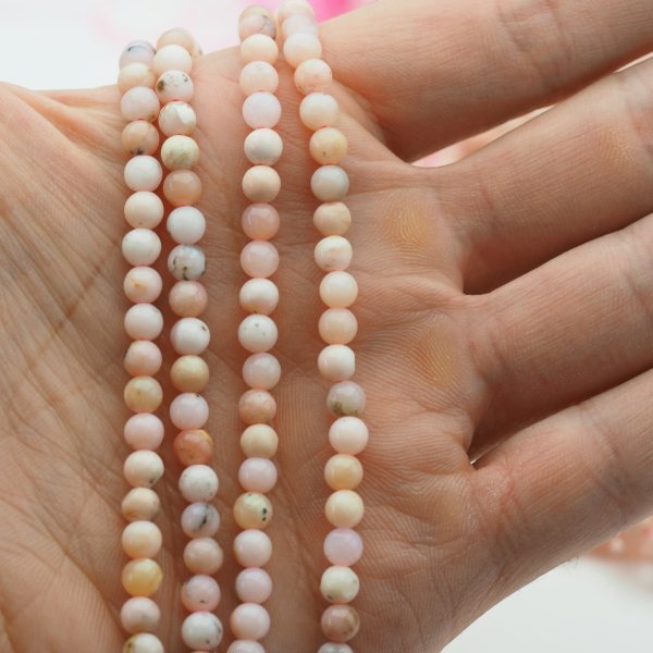 Opal Różowy kulki polerowane 4,5-5 mm (sznur)