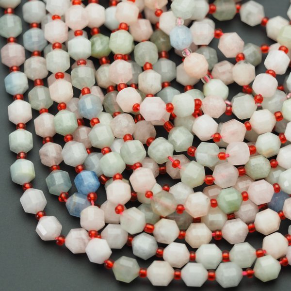 Morganit fasetowany wielościany 8 mm (sznur)