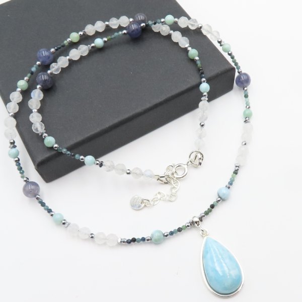 Mix Kamieni i srebro - naszyjnik z zawieszką LARIMAR UNIKAT