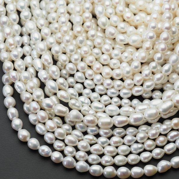 Perły Naturalne Hodowane białe 5-6 mm nr 453 mm (sznur 38,5 cm)