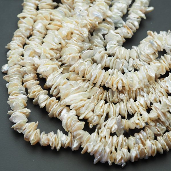 Perły Naturalne Hodowane płytka nieregularna 12-15 mm nr 458 mm (sznur 36 cm)