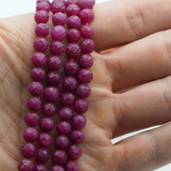 Rubin fasetowane kulki 6,5 mm (sznur 38 cm)