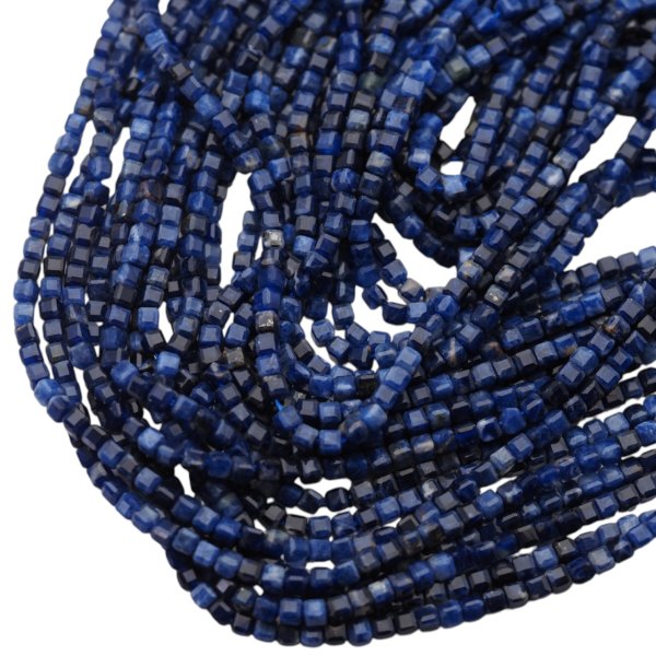 Sodalit Fasetowany kostki 3 mm (sznur) 