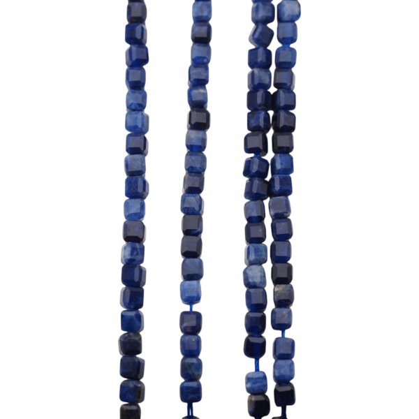 Sodalit Fasetowany kostki 3 mm (sznur) 