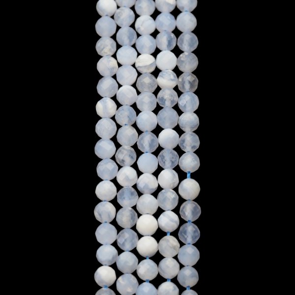 Chalcedon fasetowany - kulki 5,6 mm (sznur)